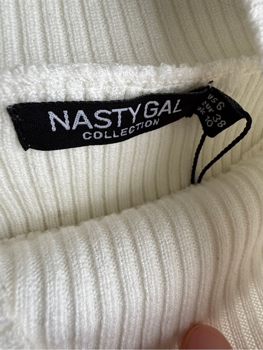 ✨ NASTY GAL Cream Ribbed Open Tie-Back Turtleneck Jumper ✨ - Picture 5 of 7